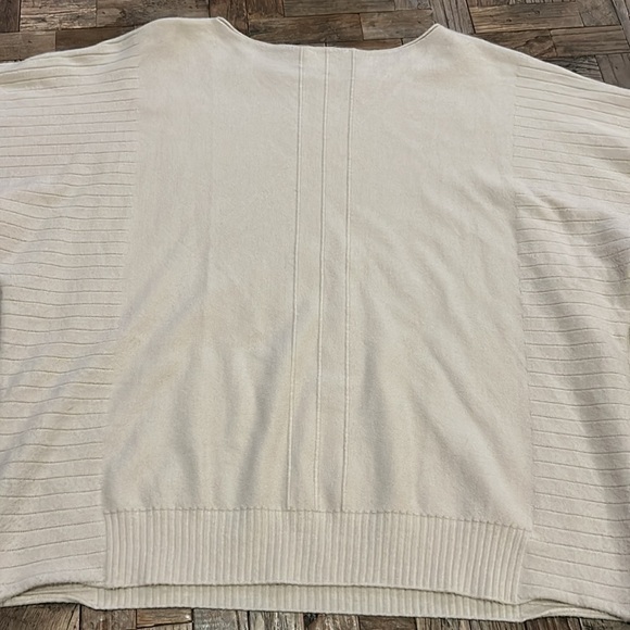 Allie Rose Dolman Sweater Short Sleeve Top Size Large - Picture 11 of 11